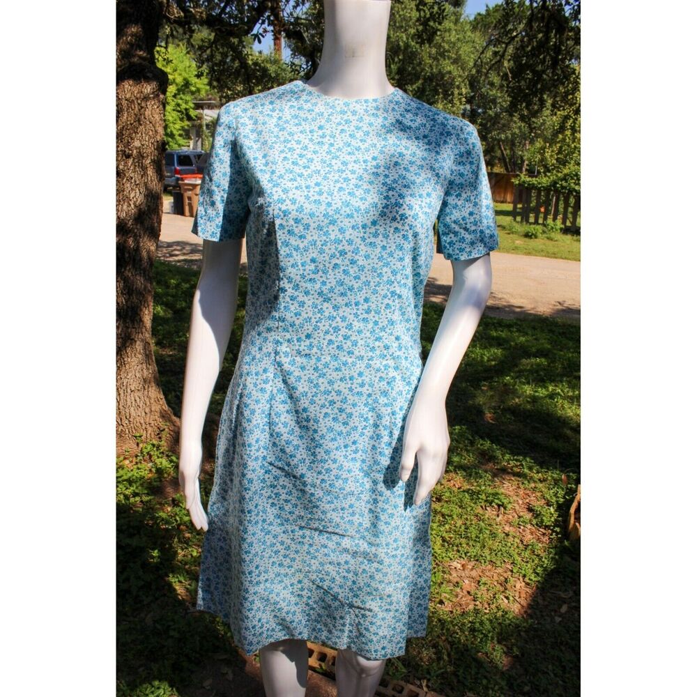 Vintage Handmade Floral Blue Midi Dress Short Sleeves‎ & Fitted Waist